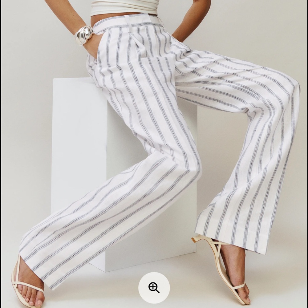 Reformation 
Alex Linen Mid Rise Pant

Harbor Stripe
Size 6

NWT!!!